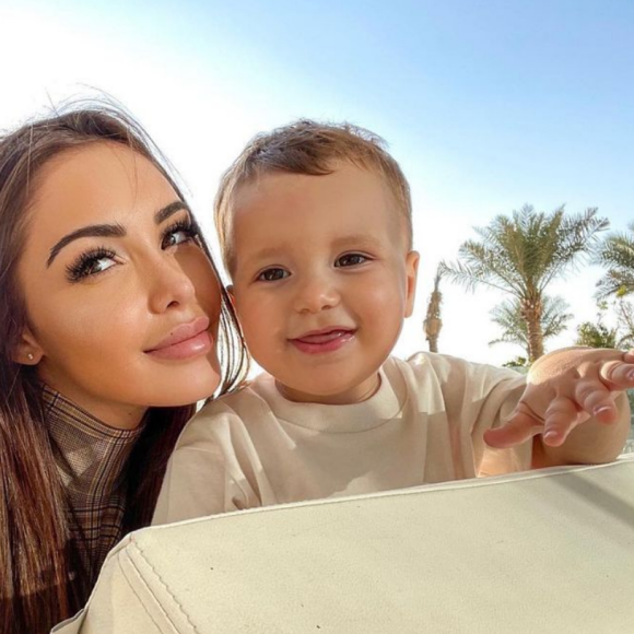 Nabilla avec son fils Milann (1 an) sur Instagram