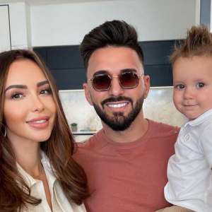 Nabilla avec son fils Milann (1 an) et son mari Thomas Vergara sur Instagram