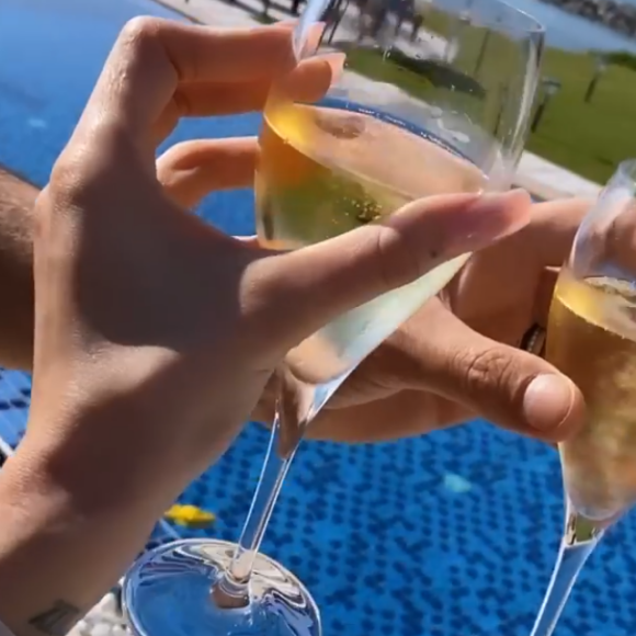 Nabilla est partie fêter son anniversaire dans une villa de luxe avec son mari Thomas et leur fils Milann (1 an) à quelques heures de Dubaï - Instagram