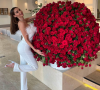 Nabilla reçoit 1500 roses de la part de son mari Thomas Vergara pour son anniversaire - Instagram