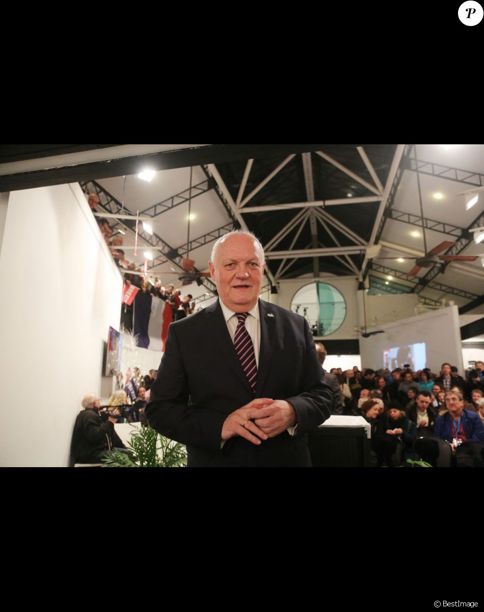 François Asselineau - Les politiques français souverainistes se réunissent pour une soirée en l'honneur du Brexit à Paris le 31 janvier 2020. © Panoramic / Bestimage