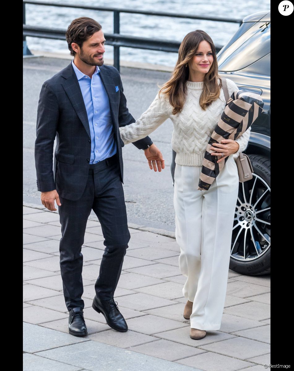 La princesse Sofia et le prince Carl Philip de Suède lors du vernissage de l'exposition du photographe Mattias A. Klum à Stockholm. Le 15 octobre 2020
