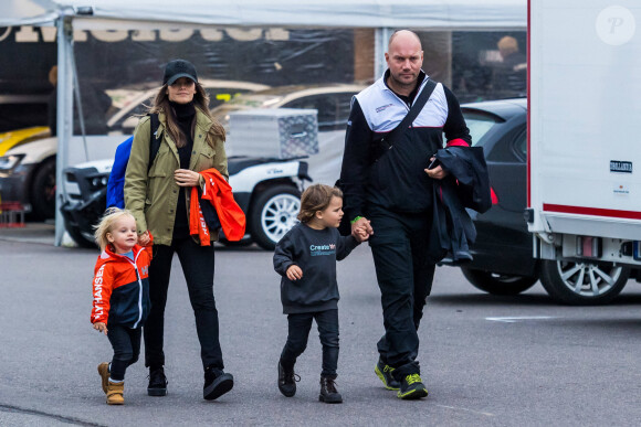 La princesse Sofia de Suède et ses fils le prince Alexander et le prince Gabriel de Suède lors de la Coupe Scandinave Porsche Carrera au "Mantorp Park race track" à Mantorp. Le 3 octobre 2020