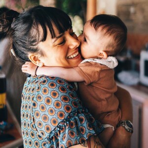Alizée avec sa fille Maggy (6 mois).