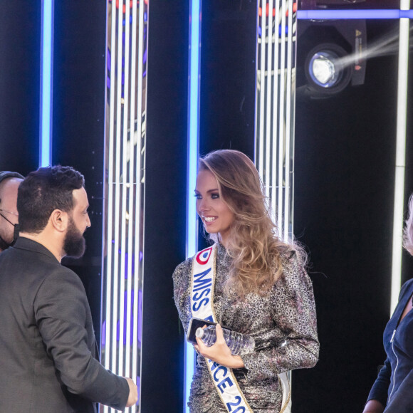 Exclusif - Amandine Petit (Miss France 2021) et Sylvie Tellier - Enregistrement de l'émission "Touche Pas à Mon Poste (TPMP)", présentée par C.Hanouna et diffusée sur C8 le 7 janvier 2021 © Jack Tribeca / Bestimage