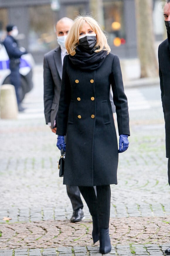 La première dame Brigitte Macron - Messe en hommage à Robert Hossein en l'église Saint-Sulpice à Paris. Le 9 février 2021