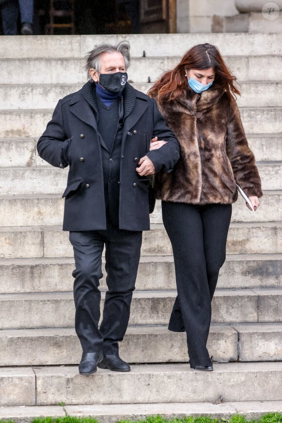 Mario Luraschi et sa femme Clémence Faivre - Sorties de la messe en hommage à Robert Hossein en l'église Saint-Sulpice à Paris. Le 9 février 2021