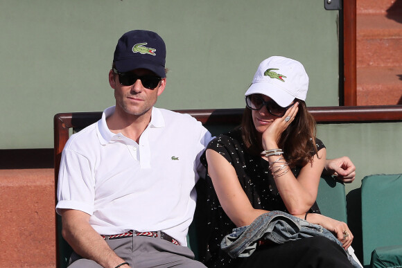Jamie Bamber et sa femme Kerry Norton dans les tribunes des internationaux de Roland Garros - jour 5 - à Paris, France, le 31 mai 2018. © Cyril Moreau - Dominique Jacovides/Bestimage 