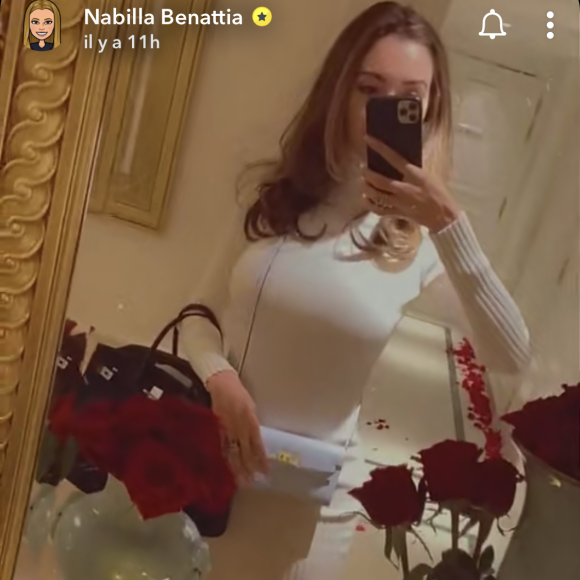 Nabilla et Thomas Vergara célèbrent la Saint-Valentin à Paris. Après une balade en bateau romantique, la maman de Milann a été gâtée : elle a reçu deux sacs Hermès !