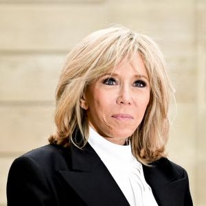 La première dame Brigitte Macron - Le roi et la reine d'Espagne arrivent au palais de l'Elysée à Paris pour un déjeuner avant la cérémonie à l'occasion de la première journée nationale d'hommage aux victimes du terrorisme. © JB Autissier / Panoramic / Bestimage