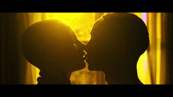 Cara Delevingne et Jaden Smith se sont embrassés en pleine rue le soir de la Saint-Valentin.