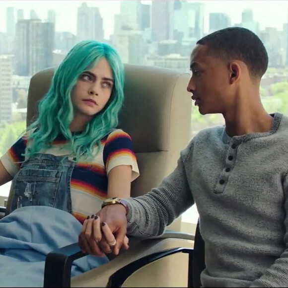 Cara Delevingne et Jaden Smith dans le film "Life In A Year" sorti en décembre 2020.