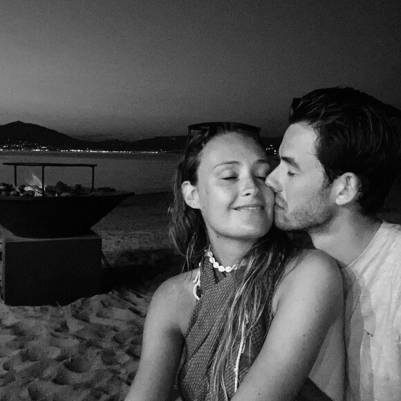 Rosalie Reichmann et Valentin amoureux à la plage, septembre 2020