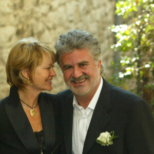 Archives - Le 20 Septembre 2003, Roland Magdane a epouse Marie-Claude Sauconnier, a Saint-Paul-de-Vence.