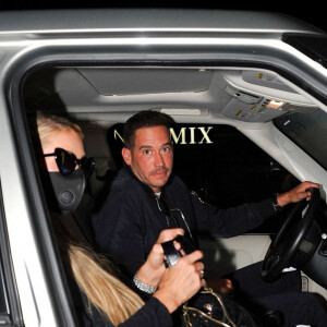 Paris Hilton et son compagnon Carter Reum - Les membres de la famille Hilton se retrouvent au restaurant Ivy pour un dîner à Los Angeles le 1er juillet 2020.