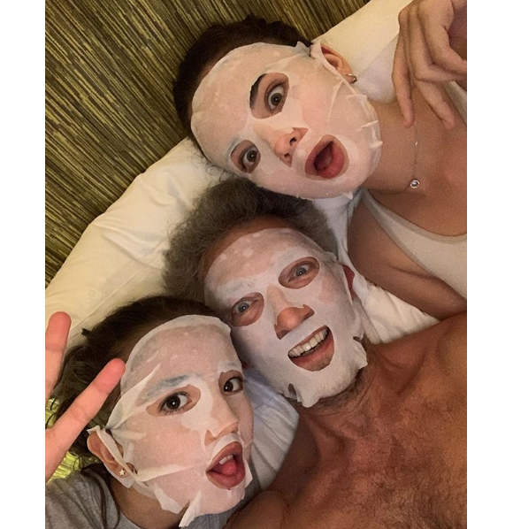 Vincent Cassel pose avec ses filles Deva et Léonie sur Instagram, le 5 juillet 2019.