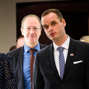 La princesse Mary de Danemark (en jupe Hugo Boss) a donné une conférence de presse au CERA à Houston, à l'occasion de son voyage de trois jours au Texas, sur l'innovation énergétique danoise, accompagnée d'une délégation culturelle. Le 13 mars 2019