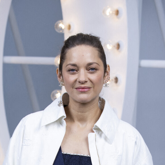 Marion Cotillard - Photocall du défilé de mode prêt-à-porter printemps-été 2021 "Chanel" au Grand Palais à Paris. Le 6 octobre 2020 © Olivier Borde / Bestimage 