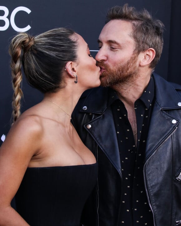 David Guetta et sa compagne Jessica Ledon - People à la soirée des "Billboard Music Awards 2019" au MGM Grand Garden Arena à Las Vegas. Le 1er mai 2019.
