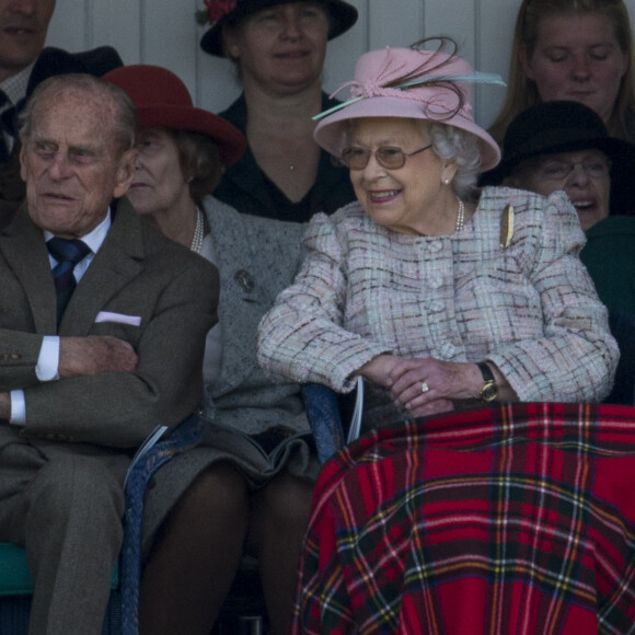 La reine Elisabeth II d'Angleterre, le prince Philip, duc d'Edimbourg - La famille royale d'Angleterre assiste aux jeux de Braemar en Ecosse le 2 septembre 2017.