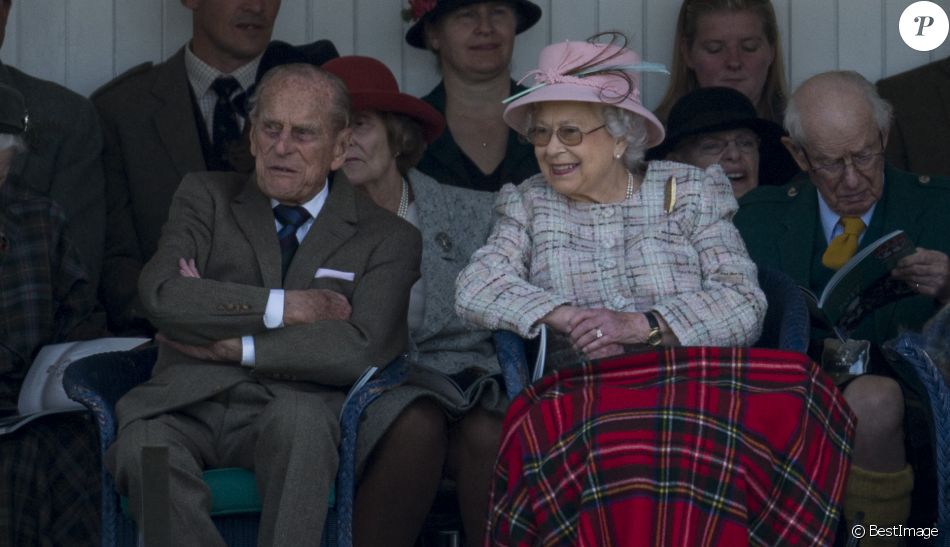La reine Elisabeth II d'Angleterre, le prince Philip, duc d'Edimbourg - La famille royale d'Angleterre assiste aux jeux de Braemar en Ecosse le 2 septembre 2017.
