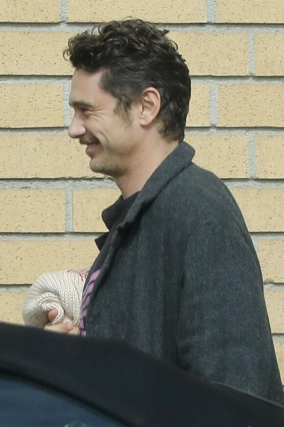 Exclusif - James Franco très souriant à la sortie du restaurant Jinky's cafe à West Hollywood, le 4 février 2019.