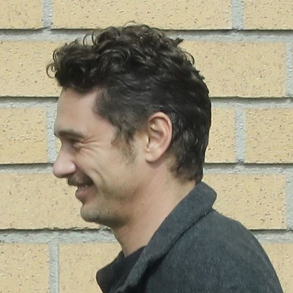 Exclusif - James Franco très souriant à la sortie du restaurant Jinky's cafe à West Hollywood, le 4 février 2019.