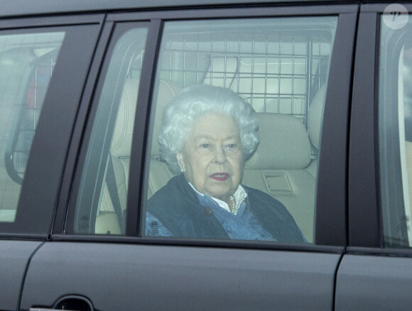 La reine Elisabeth II d'Angleterre quitte le palais de Buckingham pour se rendre au château de Windsor pendant la crise du Coronavirus (COVID-19) le 19 mars 2020.