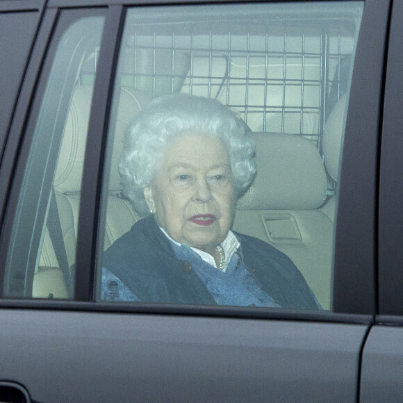 La reine Elisabeth II d'Angleterre quitte le palais de Buckingham pour se rendre au château de Windsor pendant la crise du Coronavirus (COVID-19) le 19 mars 2020.