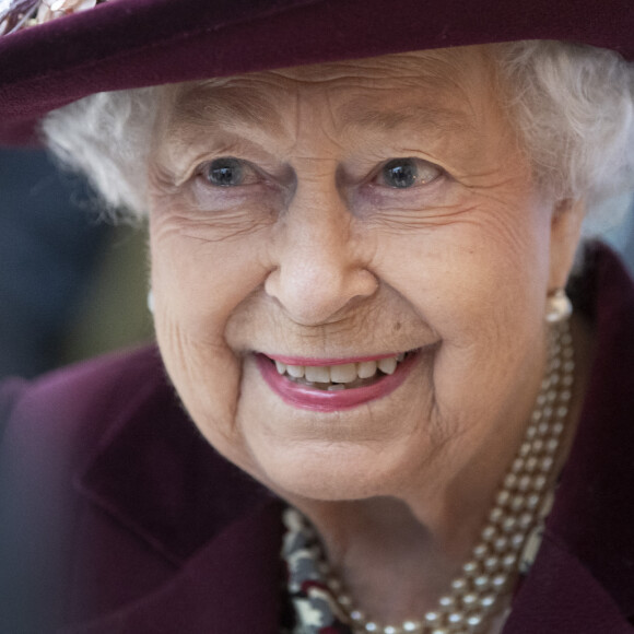 La reine Elisabeth II d'Angleterre en visite dans les locaux du MI5 à la Thames House à Londres. Le 25 février 2020