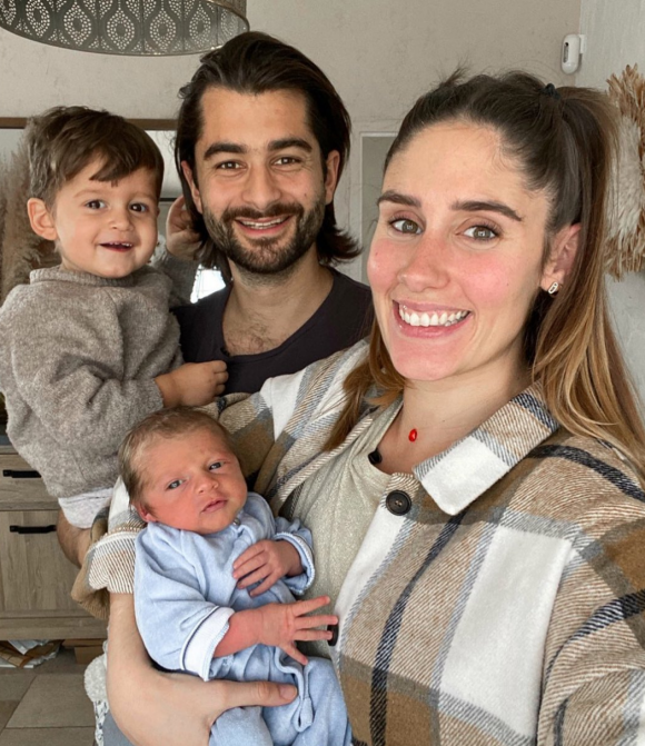 Jesta Hillmann avec son mari Benoît Assadi et leurs deux enfants Juliann et Adriann - Instagram