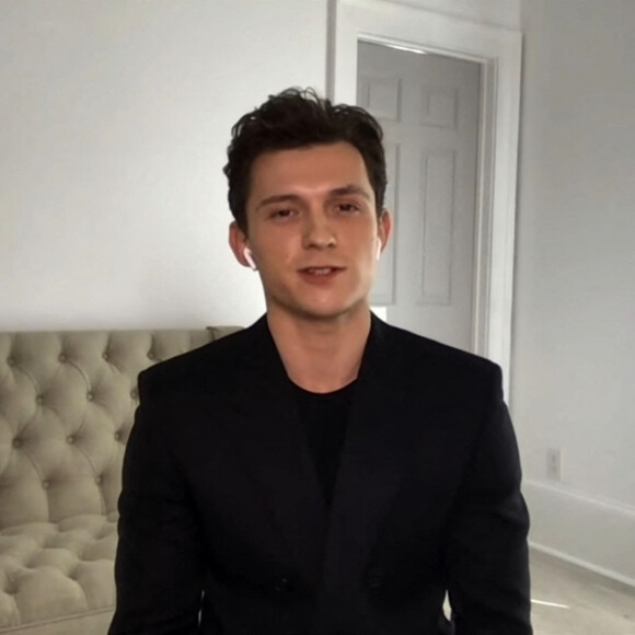 Tom Holland répond à Jimmy Fallon dans l'émission "The Tonight Show". Le 24 février 2021. 