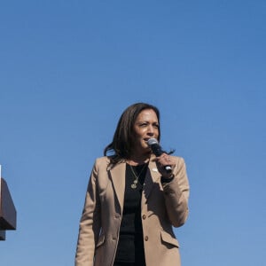 La colistière du candidat du parti démocrate Kamala Harris en meeting à Tucson en Arizona. Le 29 octobre 2020 © Lawrence Jackson-Biden for President / Zuma Press / Bestimage