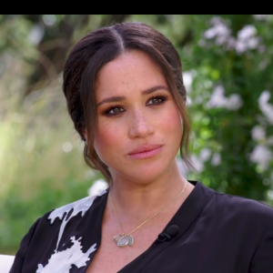 Meghan Markle (enceinte) lors de son interview avec le prince Harry et Oprah Winfrey, qui sera diffusée le 7 mars 2021 sur CBS.