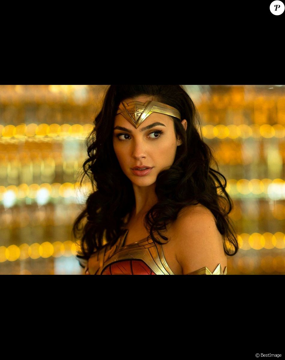 Warner Bros et DC ont publié deux photos de Gal Gadot dans le rôle de Wonder Woman pour la sortie du nouvel opus Wonder Woman 1984.