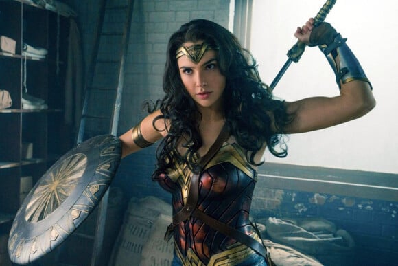 Warner Bros et DC ont publié deux photos de Gal Gadot dans le rôle de Wonder Woman pour la sortie du nouvel opus Wonder Woman 1984. 
