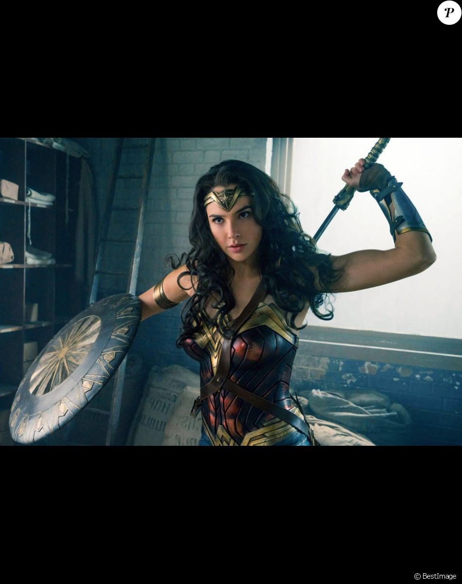 Warner Bros et DC ont publié deux photos de Gal Gadot dans le rôle de Wonder Woman pour la sortie du nouvel opus Wonder Woman 1984.