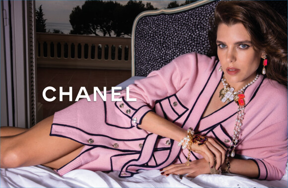 Charlotte Casiraghi est le visage de la nouvelle collection prêt-à-porter de Chanel. Photo par Inez et Vinoodh.