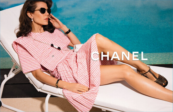 Charlotte Casiraghi est le visage de la collection prêt-à-porter printemps-été 2021 de Chanel. Photo par Inez et Vinoodh.