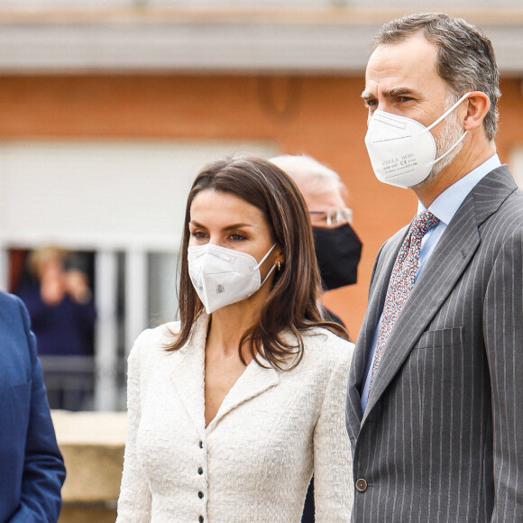 Le roi Felipe VI d'Espagne et la reine Letizia assistent à l'inauguration du musée d'art moderne Helga de Alvear. Cáceres, le 25 février 2021.