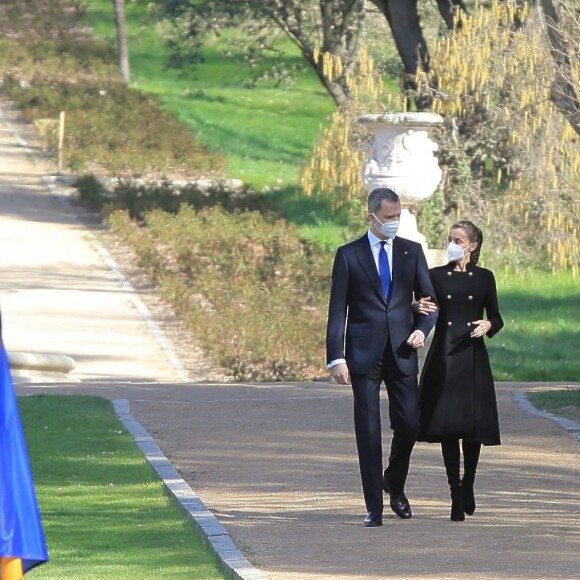 Le roi Felipe VI et la reine Letizia d'Espagne lors de la cérémonie européenne d'hommage aux victimes du terrorisme au Palais Royal à Madrid. Le 11 mars 2021