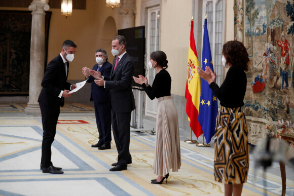 Le roi Felipe VI d'Espagne et la reine Letizia d'Espagne assistent à la cérémonie des National Sports Awards au Palais El Pardo à Madrid, Espagne, le 2 mars 2021.