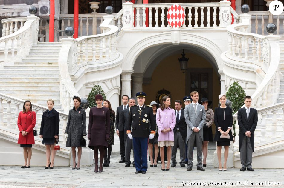 La princesse Stéphanie de Monaco, le prince Albert II de Monaco - La famille princière de Monaco dans la cour du palais lors de la Fête Nationale monégasque © Gaetan Luci / Palais Princier Monaco / Bestimage