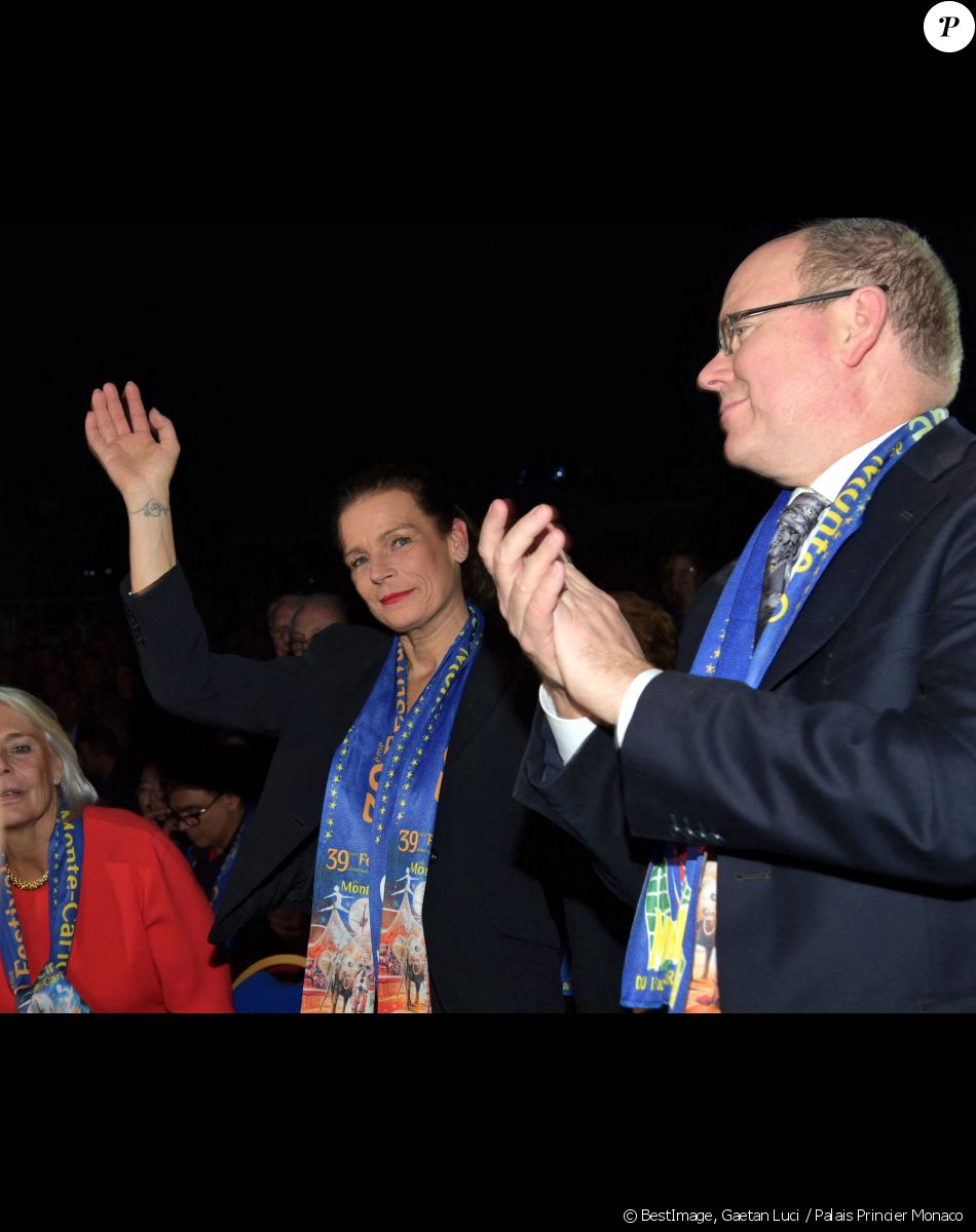 Le Prince Albert II de Monaco et sa soeur la Princesse Stéphanie assistent à la soirée d'ouverture du 39ème Festival International du Cirque de Monte Carlo au Chapiteau de Fontvieille à Monaco, le 15 janvier 2015. Photographe Gaetan Luci - Palais Princier