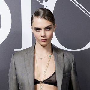 Cara Delevingne a révélé avoir été homophobe et eu des pensées suicidaires dans le "goop Podcast".