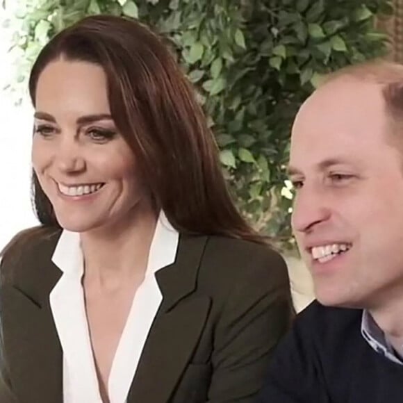 Le prince William, duc de Cambridge, et Catherine Kate Middleton, duchesse de Cambridge, s'adressent à des malades qui vont recevoir le vaccin contre le coronavirus (COVID-19), février 2021.