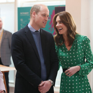 Le prince William, duc de Cambridge, et Catherine (Kate) Middleton, duchesse de Cambridge, jonglent lors d'un événement au restaurant Tribeton à Galway, Irlande, le 5 mars 2020. La ville sera capitale européenne de la culture en 2020.