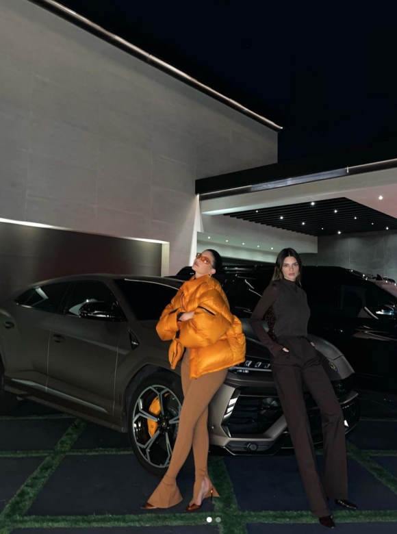 Kylie et Kendall Jenner. Février 2021.