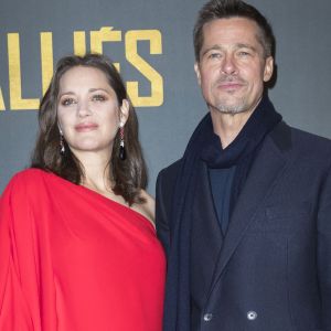 Marion Cotillard (robe Dior) enceinte et Brad Pitt - Avant-première du film "Alliés" au cinéma UGC Normandie à Paris. © Olivier Borde/Bestimage 
