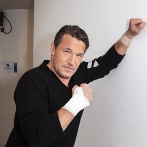 Exclusif - Benjamin Castaldi (la main bandée suite à une brulure grave) - Backstage de l'enregistrement de l'émission "A prendre ou à laisser" (APOAL), et de "Touche Pas à Mon Poste" (TPMP). © Jack Tribeca / Bestimage